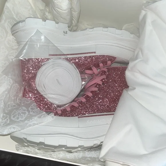 pink alexander mcqueens boots size 37 never worn comes with box and dust bag - Picture 12 of 12